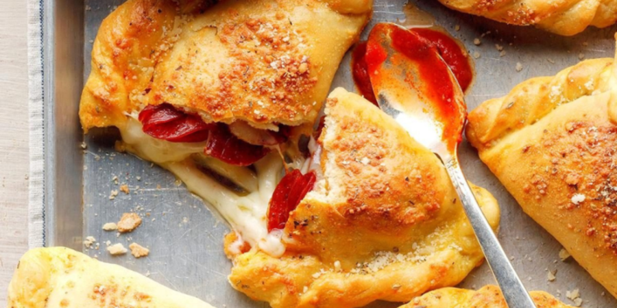 Pizza Pockets la cuptorul electric Ninja Woodfire OO101